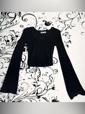 Hollister Black Knit Long-Sleeve Crop Top